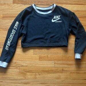 Nike Reversible Cropped Crewneck